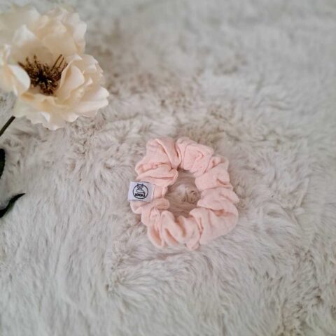 Scrunchie, kímélő hajgumi - Púder (pamut)